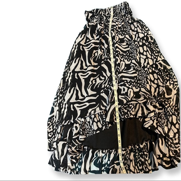 Beautiful Handmade Skirt Size Small/Medium￼￼ Asymmetrical high - Low Style - Picture 9 of 10